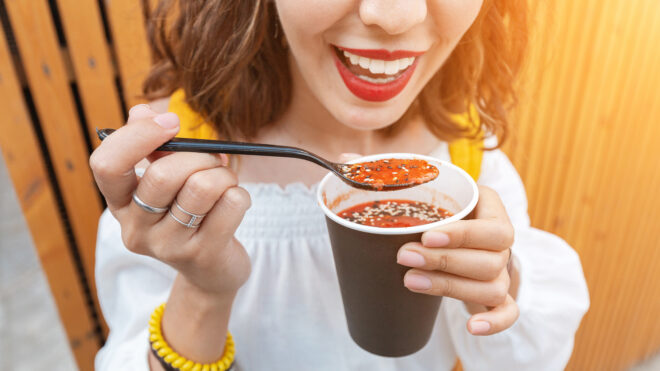 eat-spicy-food-while-pregnant-featured