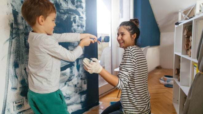 single mom painting