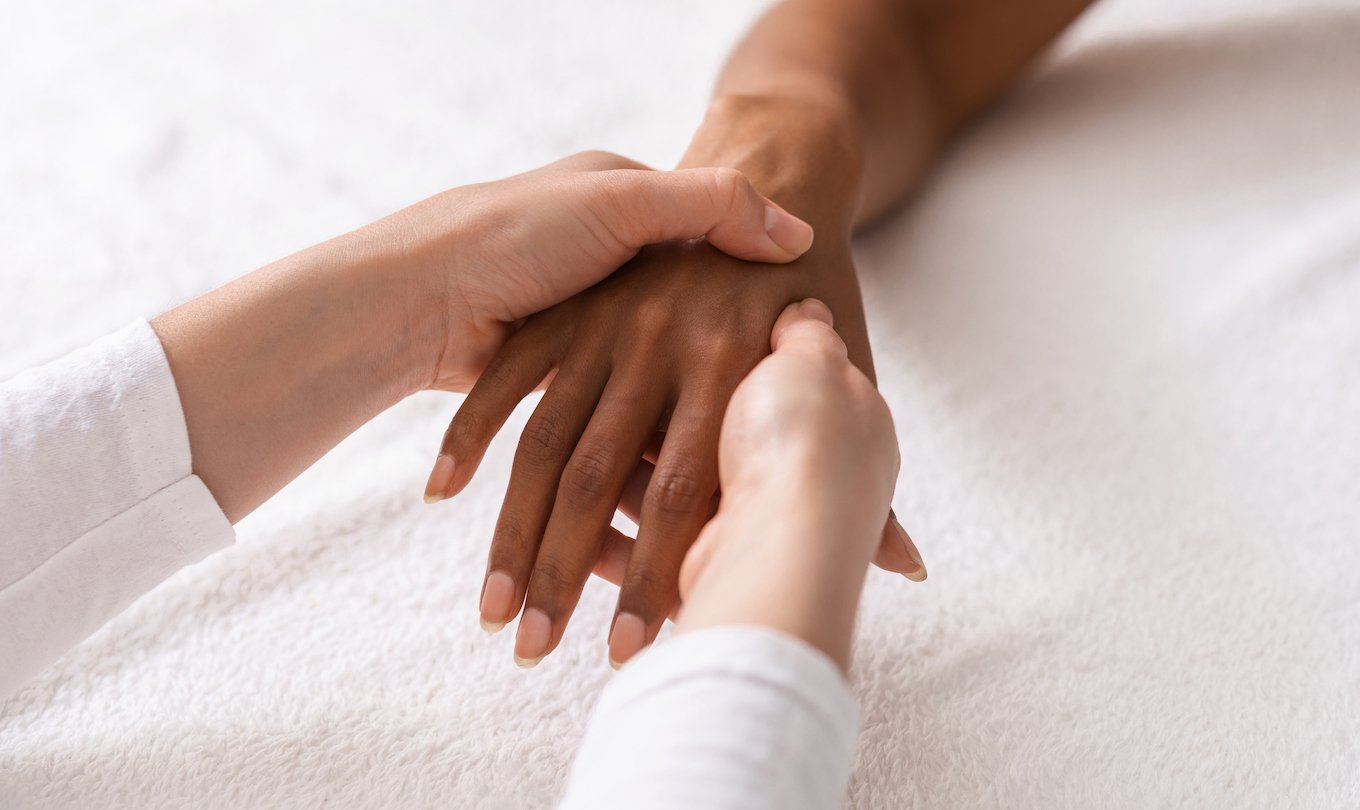 Acupressure hand massage